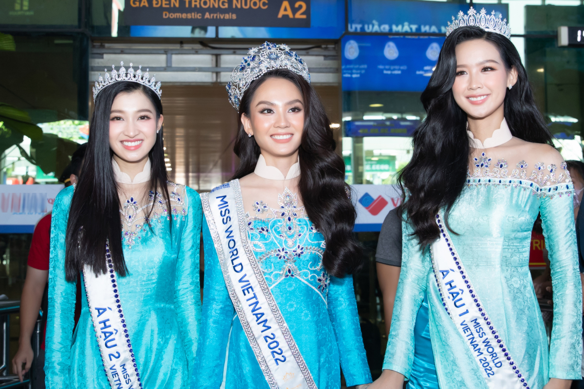 VietNam – Showbiz  -Top 3 Miss World Vietnam 2022 with Ao Dai