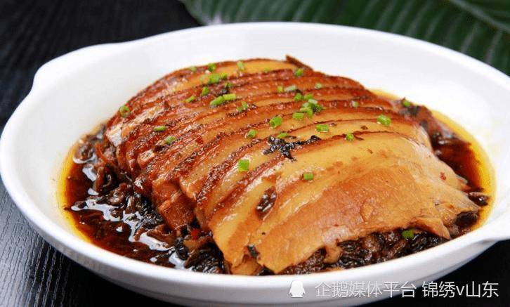 The Spring Festival of the Year of the Rabbit is coming, prepare 10 dishes for the New Year’s Eve dinner table, and the family reunite to celebrate the New Year, full of New Year’s flavor